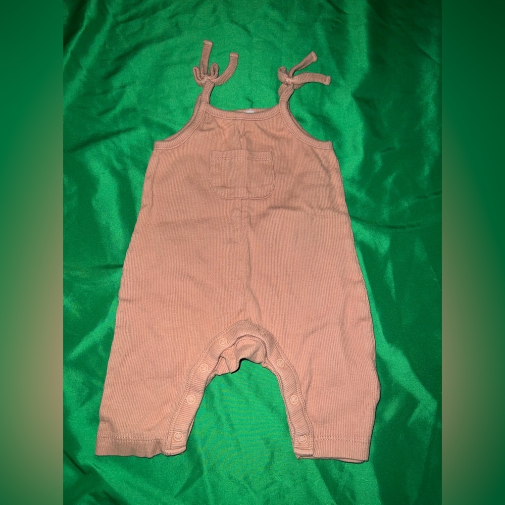 Adorable Grayson Mini Rust Color Baby Romper size 0-3 Months